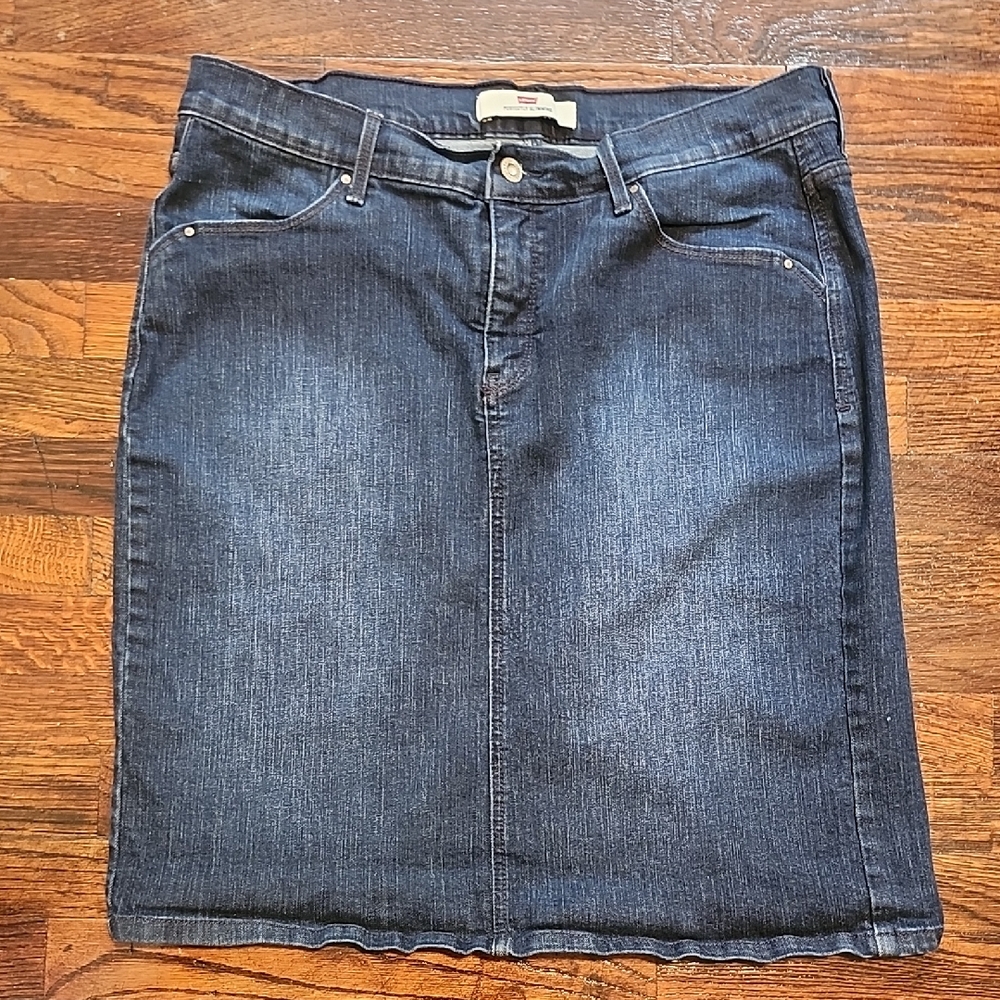 Levi's Blank Tag Perfectly Slimming Dark Indigo Blue Stretch Denim Pencil Skirt